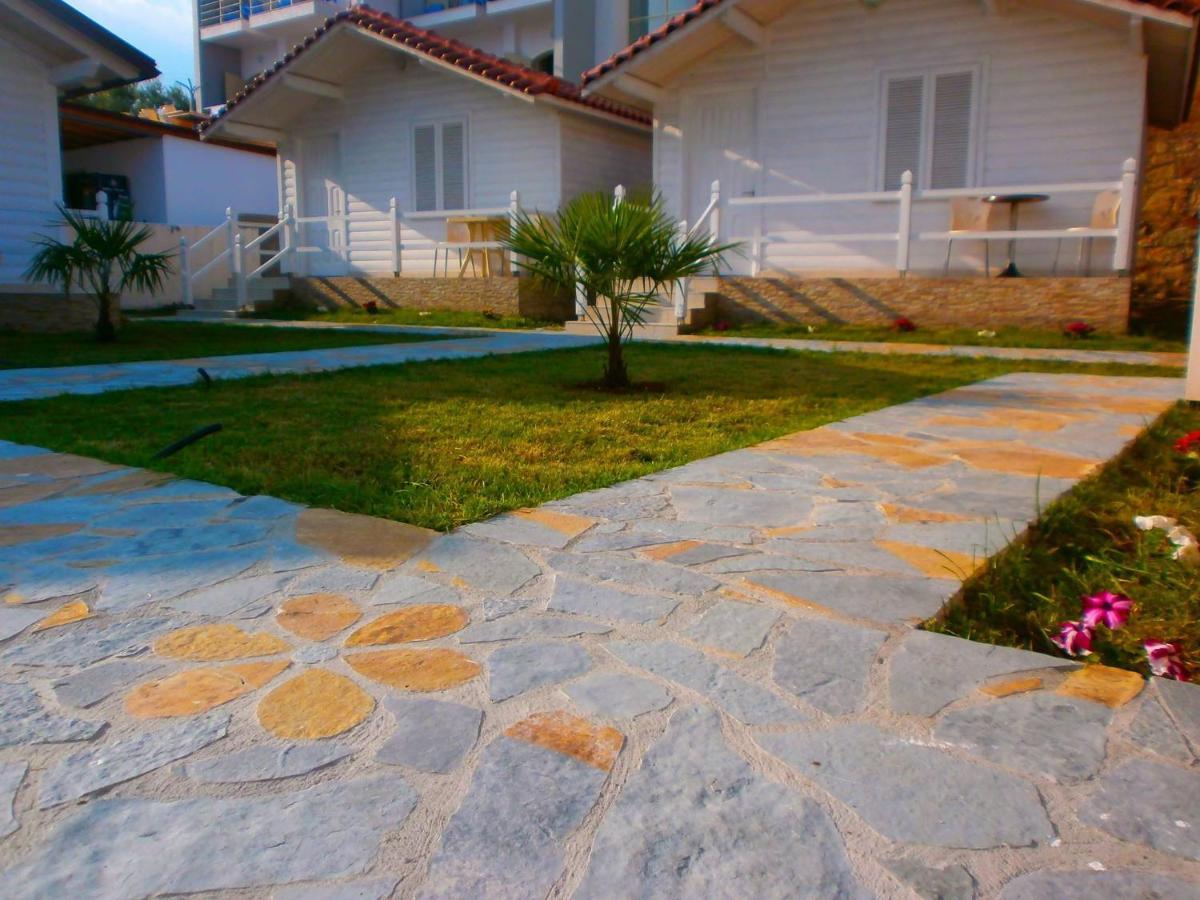 Vela E Bardhe Villa เดอร์มี ภายนอก รูปภาพ