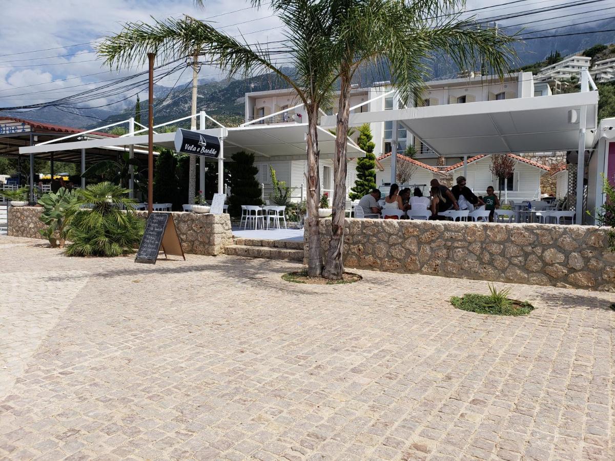 Vela E Bardhe Villa เดอร์มี ภายนอก รูปภาพ