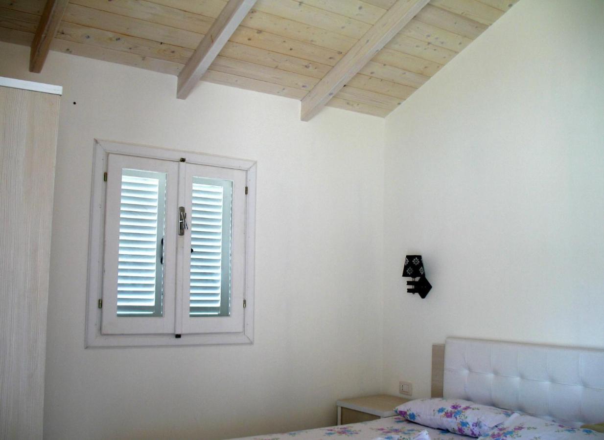 Vela E Bardhe Villa เดอร์มี ภายนอก รูปภาพ